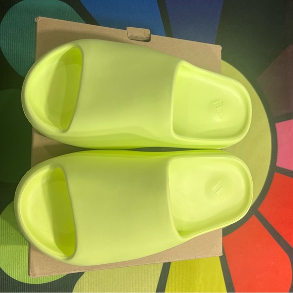 Yeezy slide green glow - Picture 2 of 7